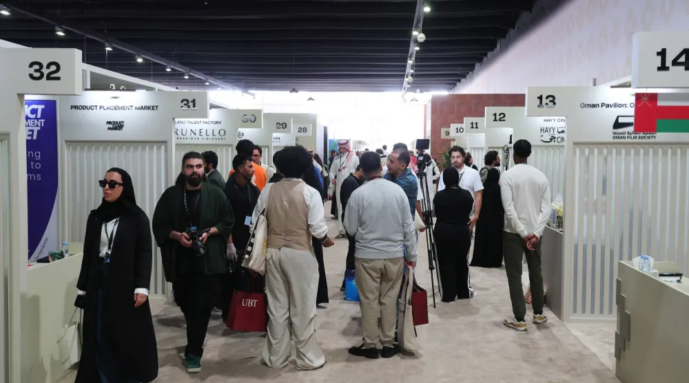 تشهد السوق حركة مكثفة (إدارة مهرجان البحر الأحمر) 