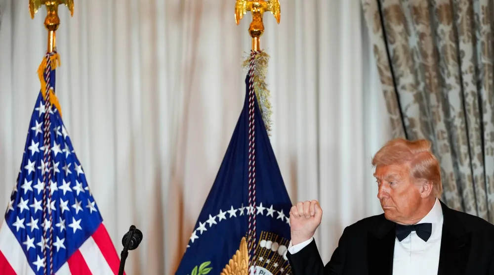 الرئيس الأميركي دونالد ترمب في مركز كيندي بواشنطن الأحد (أ.ب)