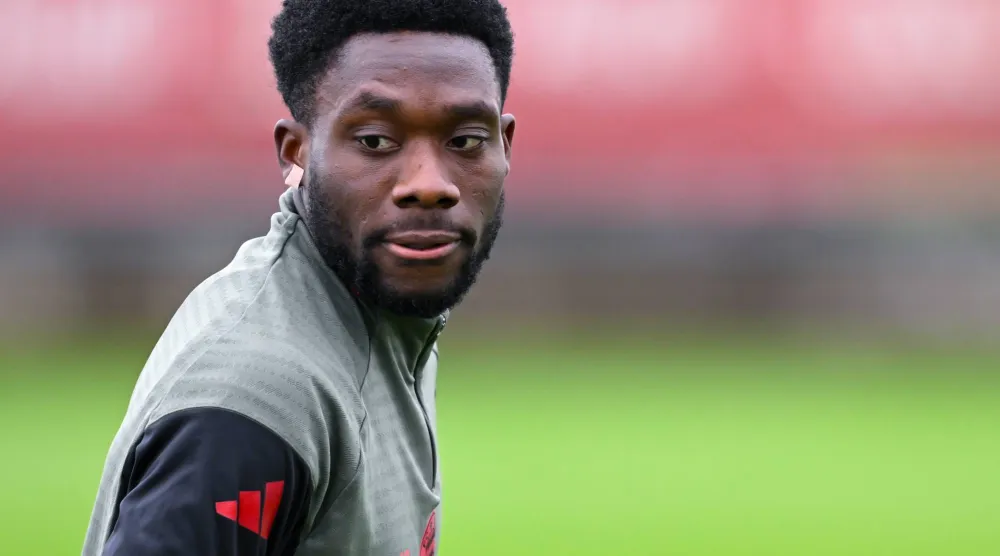 ألفونسو ديفيز مدافع بايرن ميونيخ (د.ب.أ)