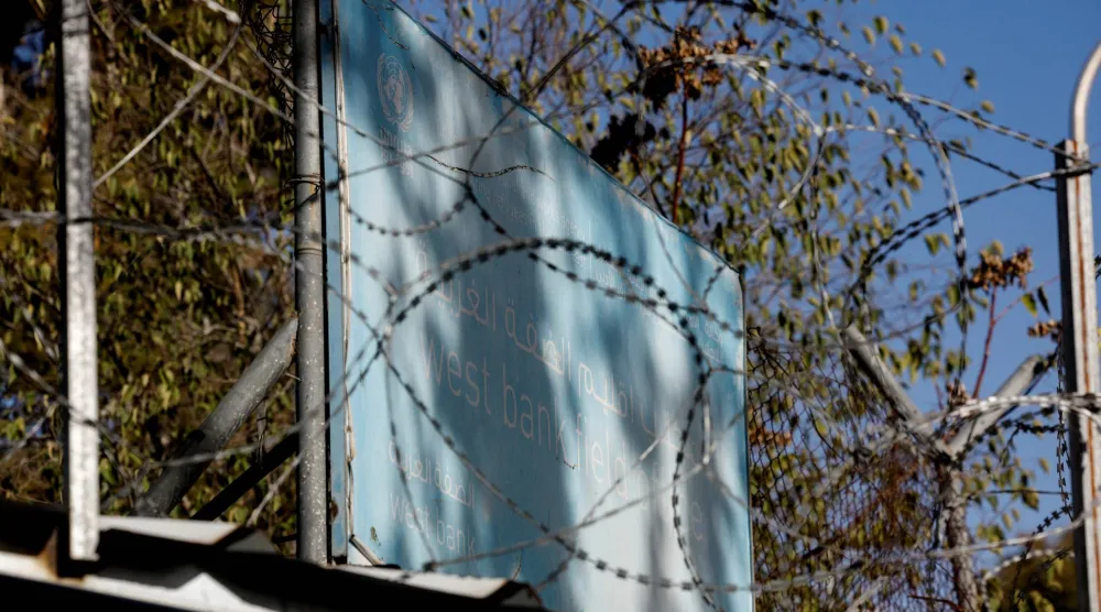 شعار وكالة الأمم المتحدة لغوث وتشغيل اللاجئين الفلسطينيين «الأونروا» (رويترز)