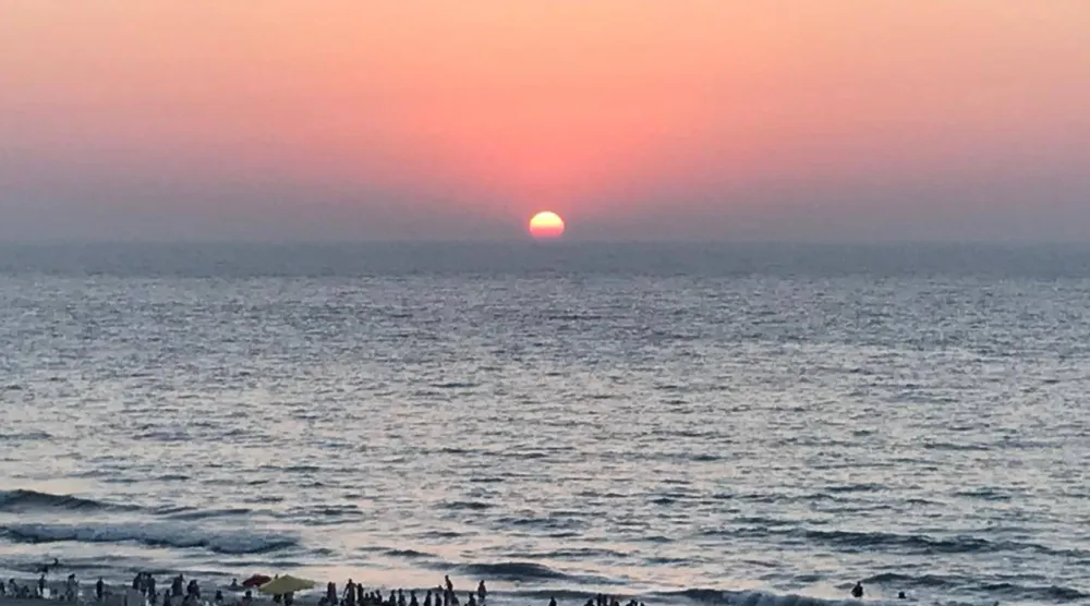 اكتشاف حطام سفينة ترفيهية مصرية قديمة عمرها 2000 عام تحت المياه قبالة سواحل الإسكندرية (الشرق الأوسط)