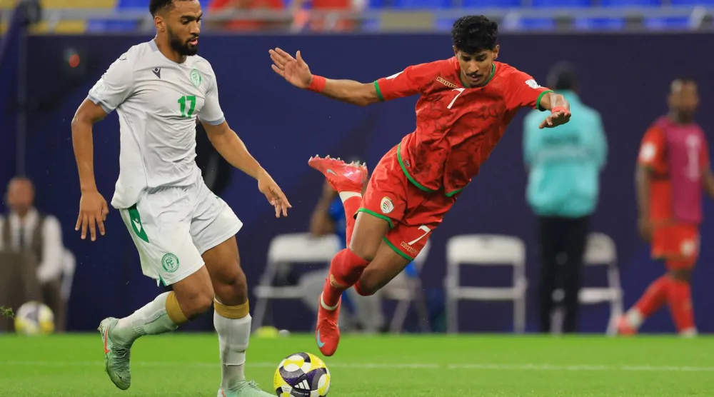 عُمان هزمت جزر القمر وودّعا كأس العرب (رويترز)