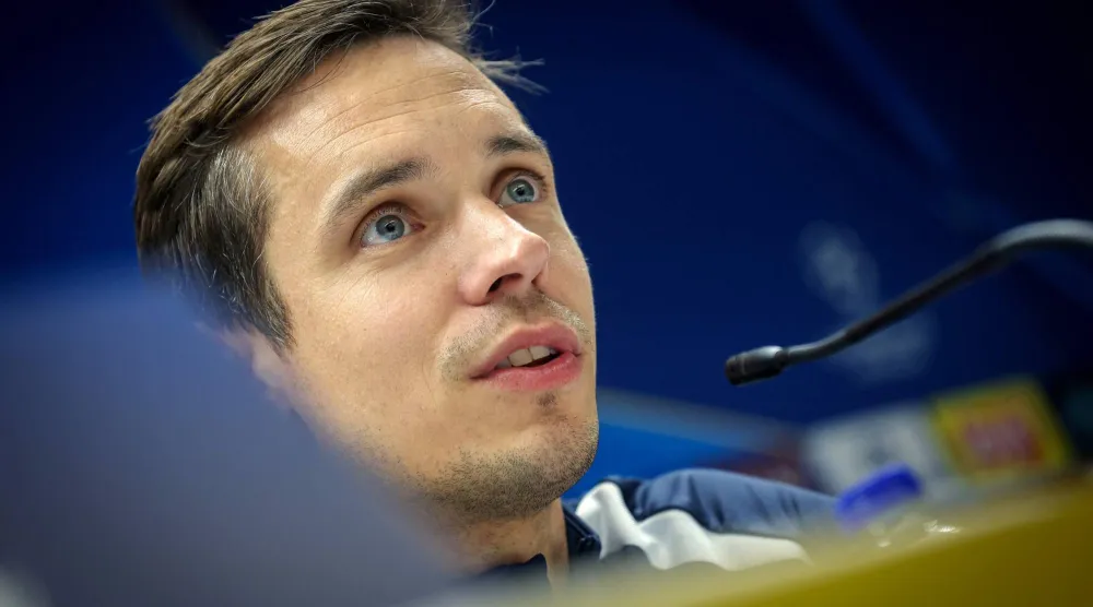 ديفيد هوبير المدير الفني ليونيون سانت جيلواز (أ.ف.ب)