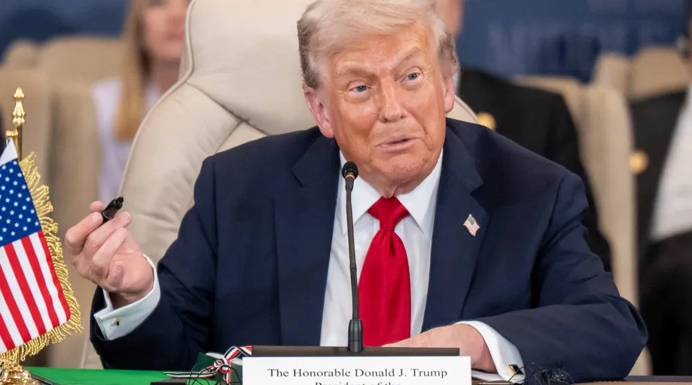 ترمب خلال مشاركته في قمة غزة أكتوبر الماضي (د.ب.أ)