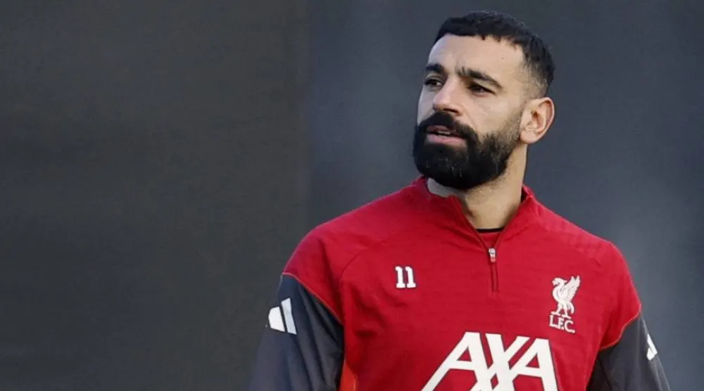 محمد صلاح نجم ليفربول وقائد منتخب مصر (رويترز)