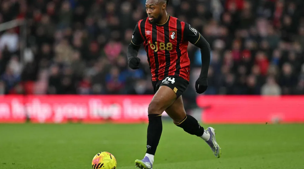 الغاني أنطوان سيمينيو لاعب بورنموث (أ.ف.ب)