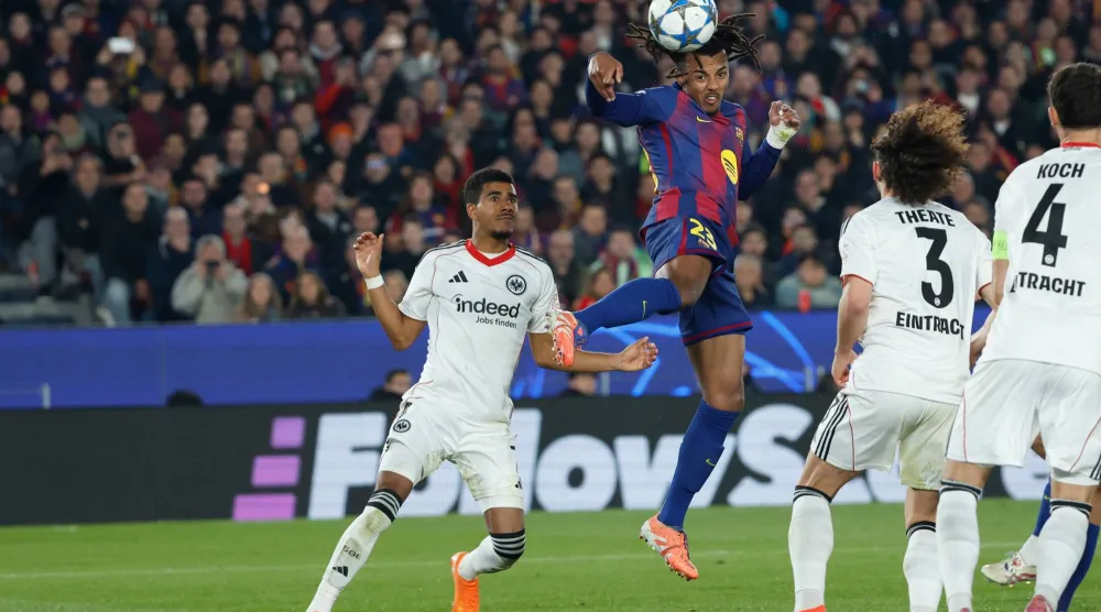 الفرنسي جولز كوندي سجل براسه مرتين في مرمى فرانكفورت (أ.ب)