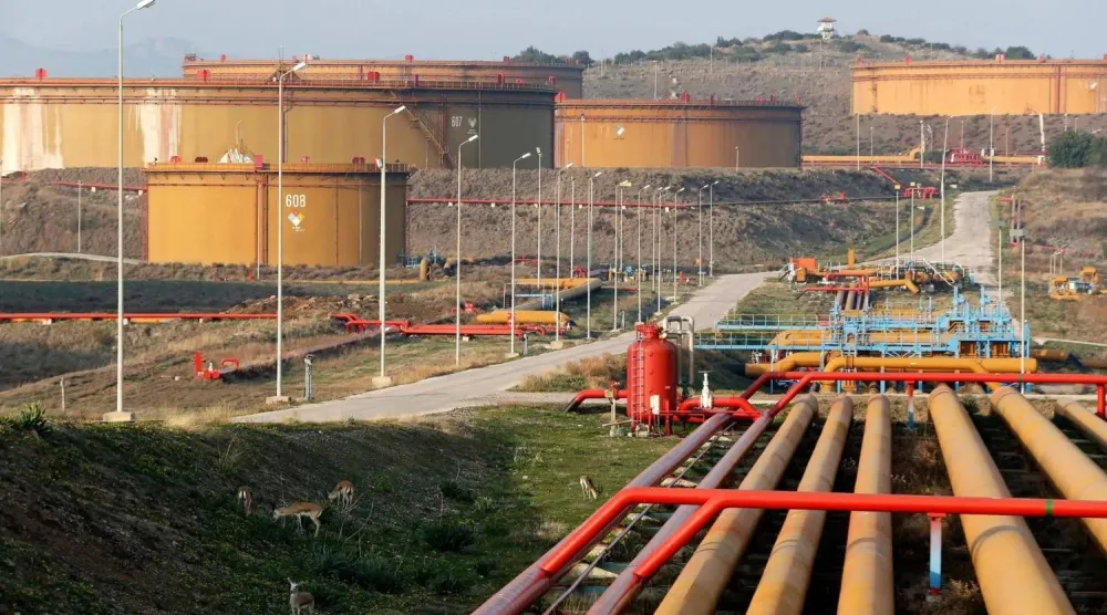 خزانات النفط في ميناء جيهان التركي على البحر المتوسط (رويترز)