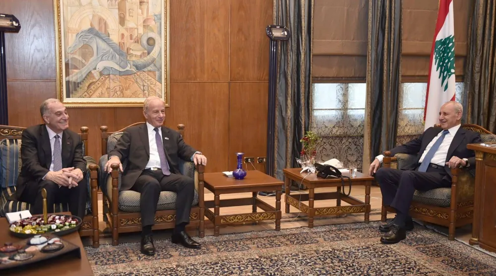 رئيس البرلمان اللبناني نبيه بري مستقبلاً السفير الأميركي في بيروت ميشال عيسى (رئاسة البرلمان)