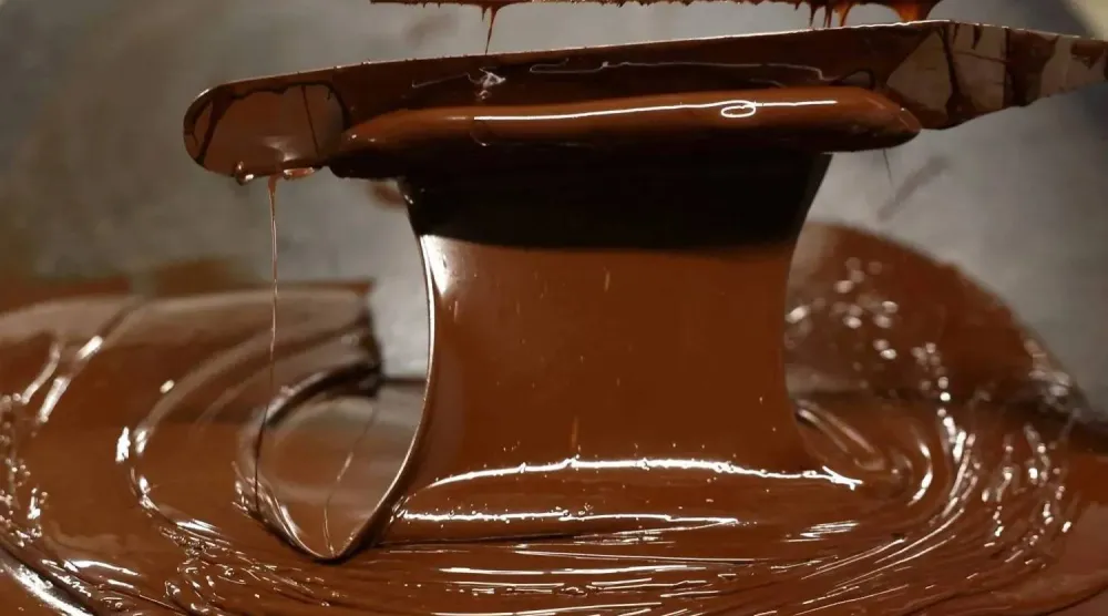 مادة في الشوكولاته قد تمنح جسدك «عمراً أصغر» (رويترز)