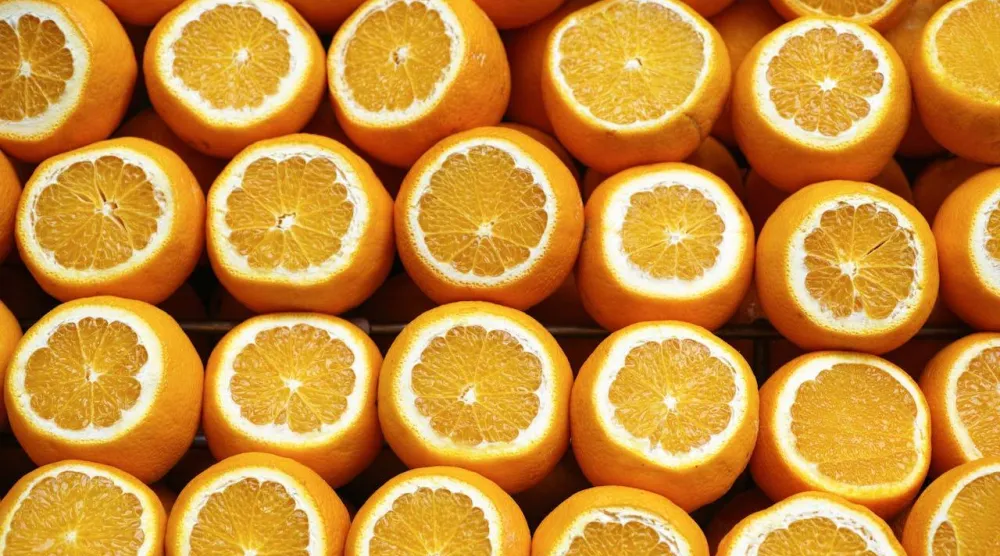 يُستخدم فيتامين «سي» غالباً للوقاية من نزلات البرد وعلاجها (بكسلز)