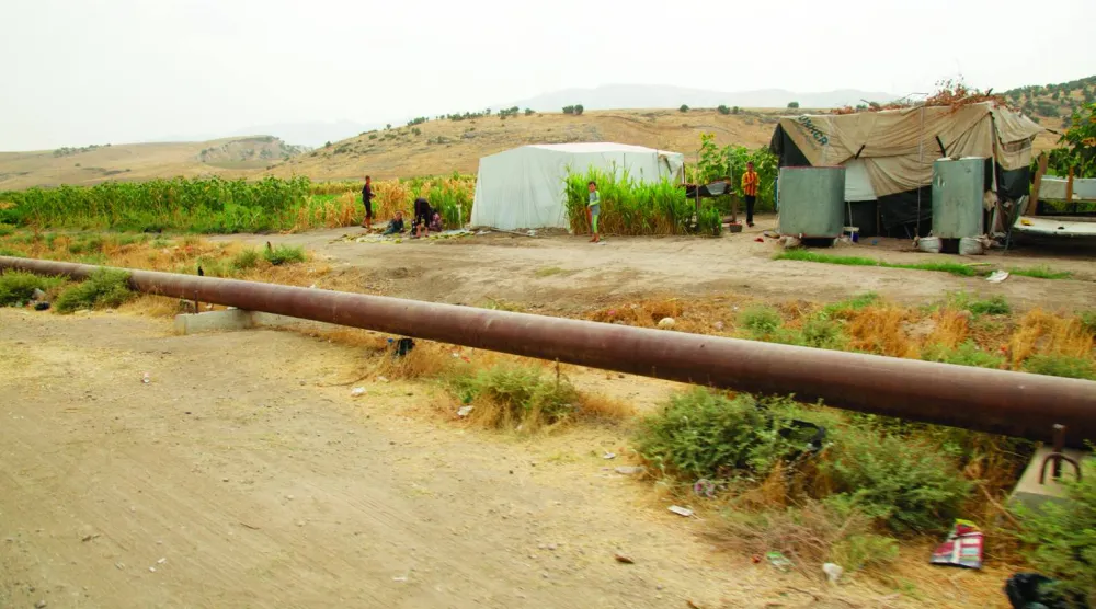 خط الأنابيب العراقي - التركي في قضاء زاخو بمحافظة دهوك في إقليم كردستان (رويترز)