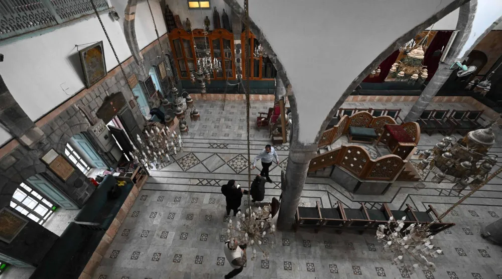 كنيس الفرنج في دمشق وقد منحت السلطات السورية ترخيصاً لمنظمة يهودية سورية تُعنى باستعادة الممتلكات المصادرة (أ.ف.ب)