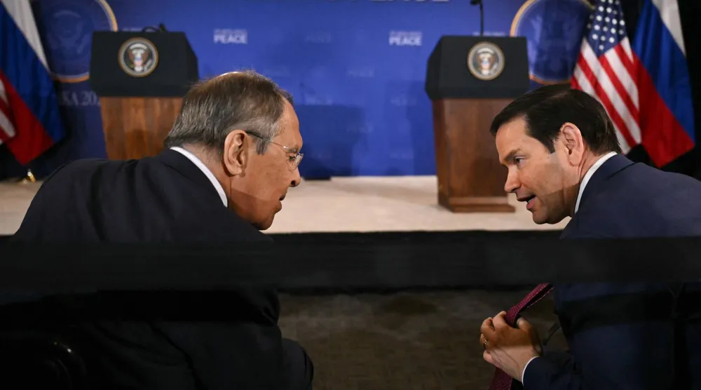 وزيرا الخارجية الأميركي ماركو روبيو والروسي سيرغي لافروف قبيل مؤتمر ترمب وبوتين الصحافي 15 أغسطس (أ.ف.ب)