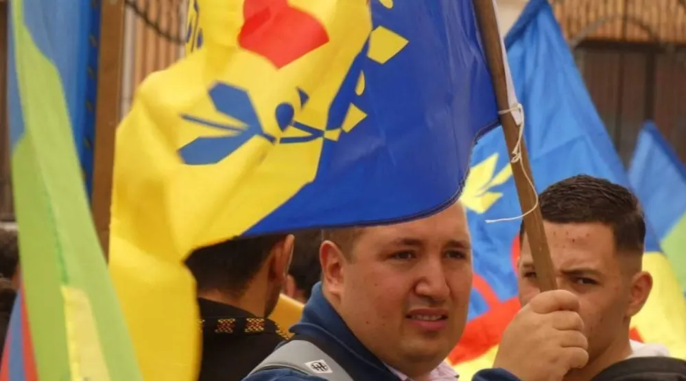 عناصر «ماك» خلال مظاهرة في فرنسا (ناشطون)