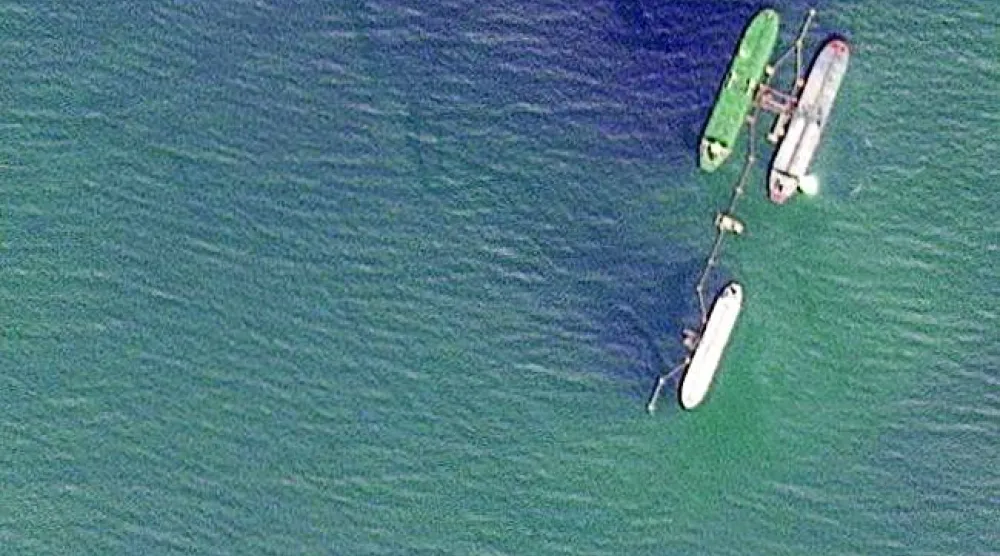 صورة من قمر اصطناعي لناقلة النفط «سكيبر» المصادرة قبالة فنزويلا (رويترز)