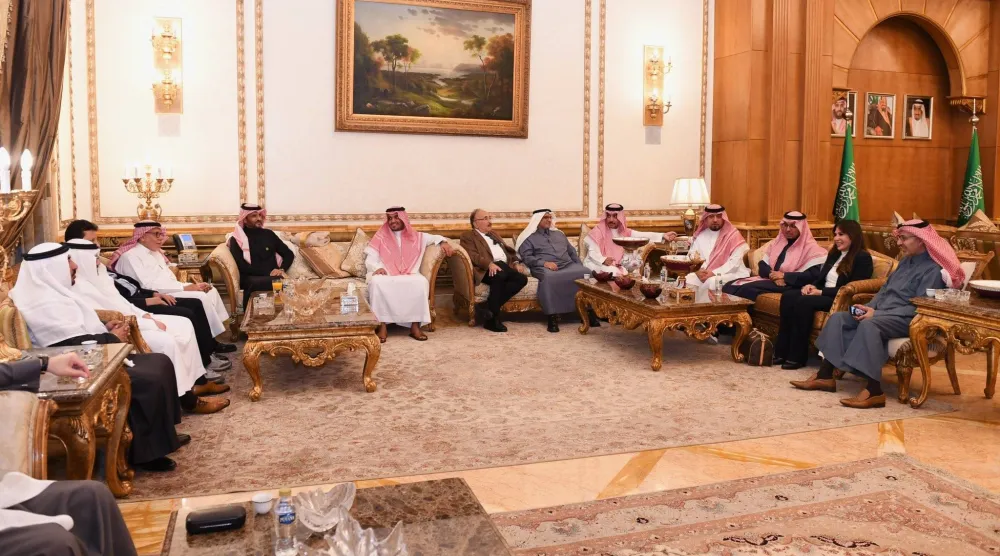 السفير صالح الحصيني لدى لقائه المهندسة رندا المنشاوي بحضور وفد مجلس الأعمال (السفارة السعودية)