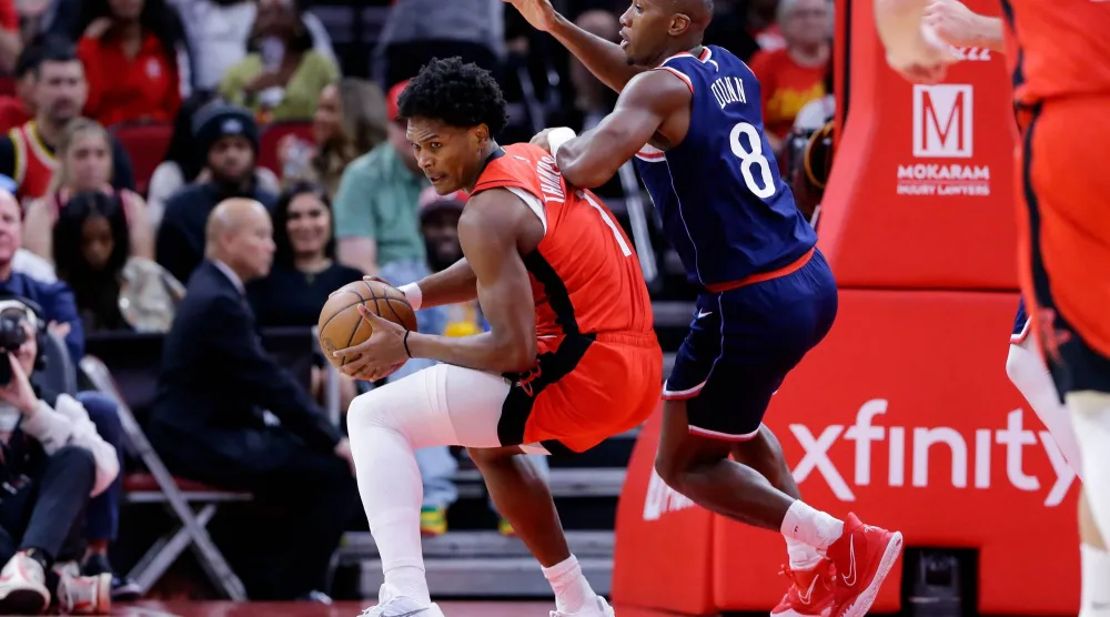 لوس أنجليس كليبرز سقط أمام مضيّفه هيوستن روكتس (أ.ب)