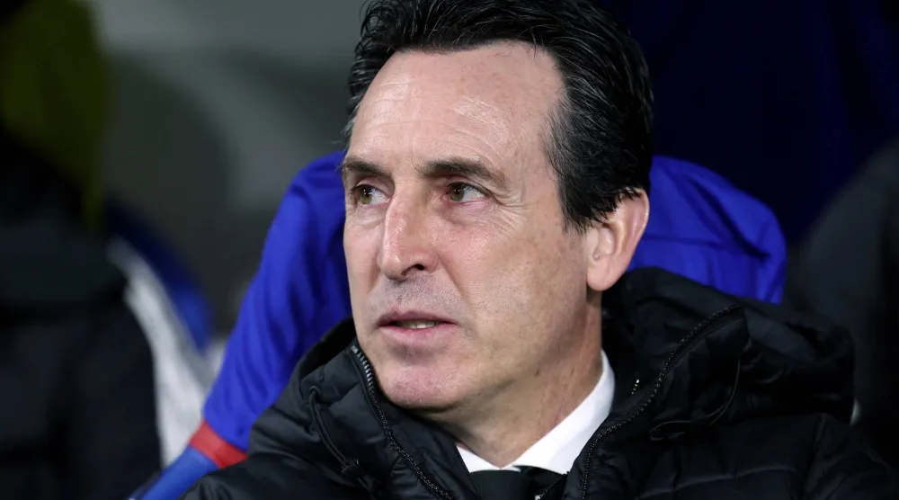 أوناي إيمري المدير الفني لفريق أستون فيلا الإنجليزي (رويترز)