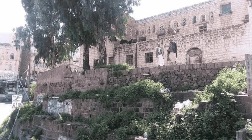 متحف إب مغلق وتحول إلى مسكن… والقطع الأثرية نُقلت إلى المخازن (إعلام محلي)
