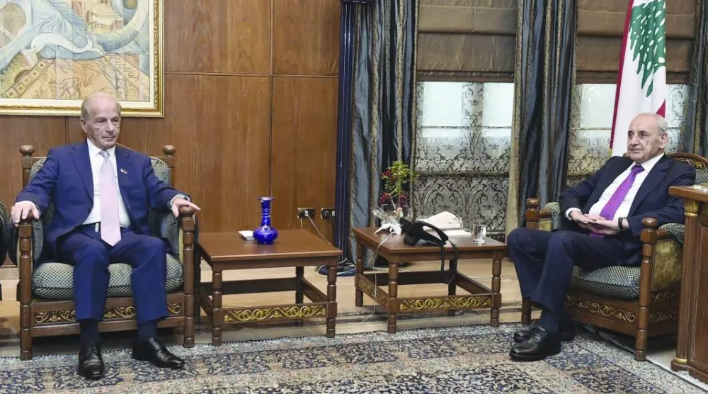 رئيس البرلمان اللبناني نبيه بري مستقبلاً السفير الأميركي ميشال عيسى (رئاسة البرلمان)