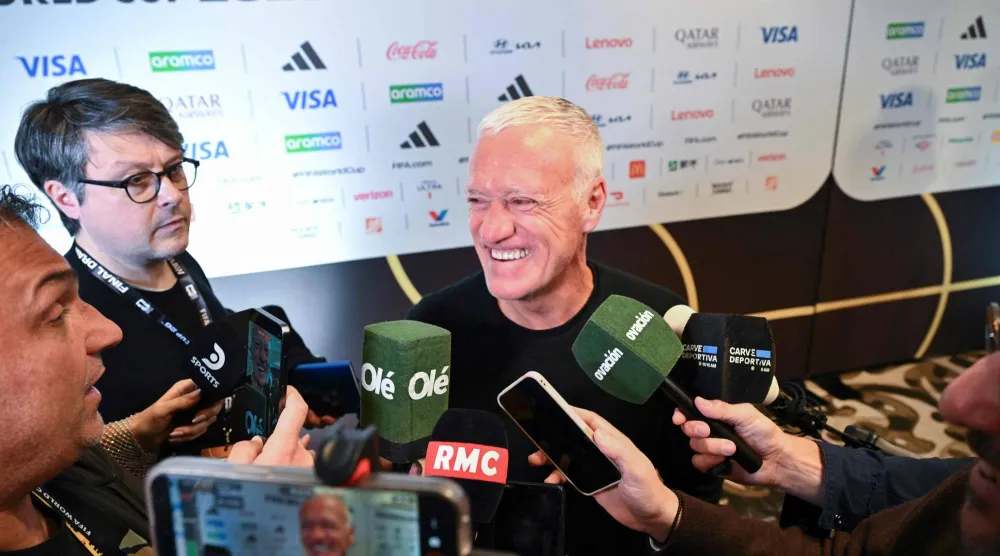 ديشان في لقاء مع وسائل الإعلام (أ.ف.ب)