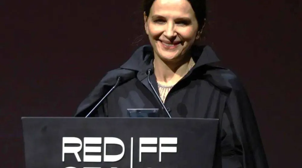 يرصد الفيلم الذي يأتي من إخراج جولييت بينوش قصة تعاون فني يجمع بين ممثلة مرموقة وراقص شهير (الشرق الأوسط)