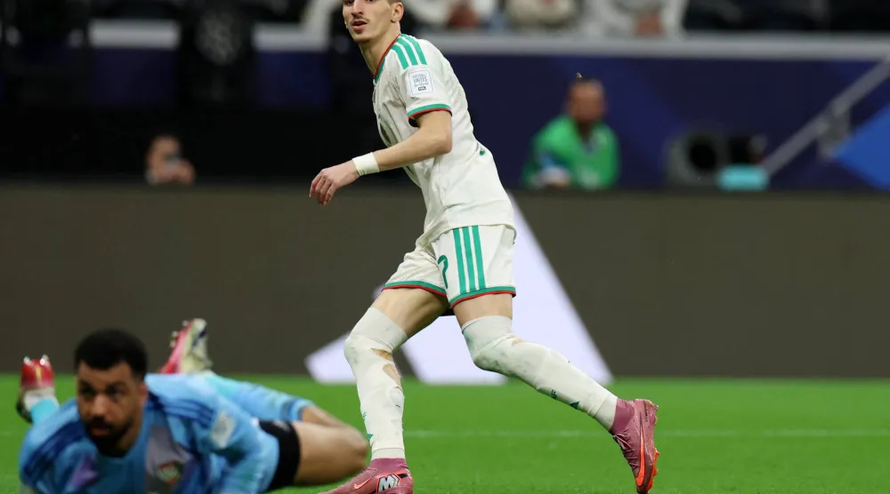 عادل بولبينة حضر في تشكيلة الجزائر للـ«كان» (رويترز)