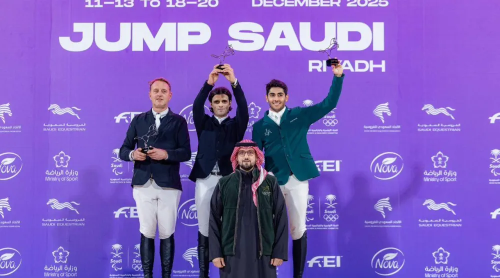 تتويج الفائزين بشوط الجائزة الكبرى لفئة الأربع نجوم (الاتحاد السعودي للفروسية)