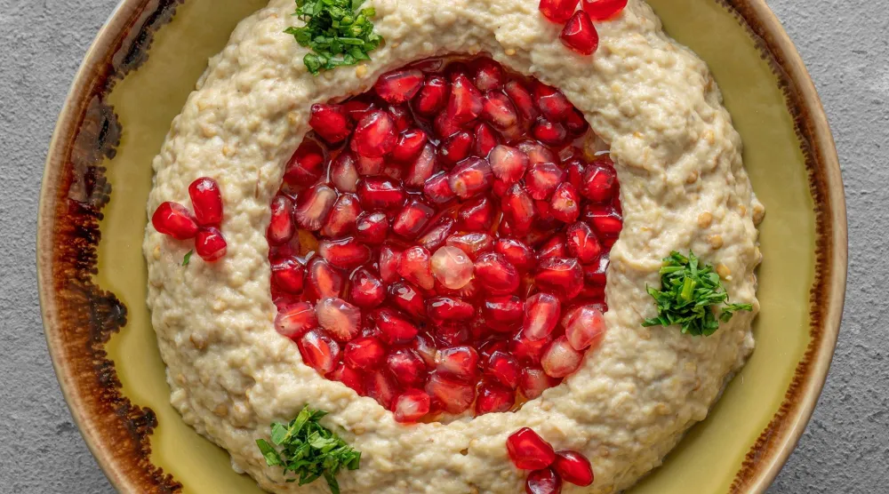 يعتبر البابا غنوج من أطباق التغميس الشهيرة (إنستغرام)