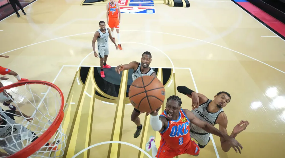 قدم ويمبانياما أداءً رائعاً ولعب دوراً أساسياً في الهزيمة الثانية (رويترز)