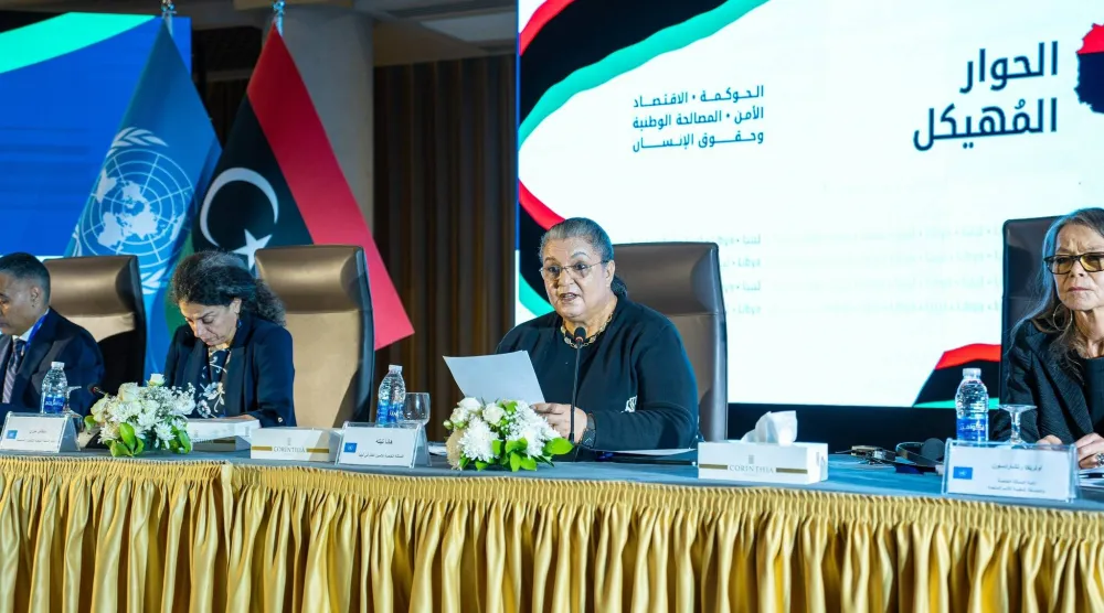 المبعوثة الأممية هانا تيتيه تلقي كلمتها في الجلسة الافتتاحية لـ«الحوار المهيكل» بطرابلس الأحد (البعثة الأممية)