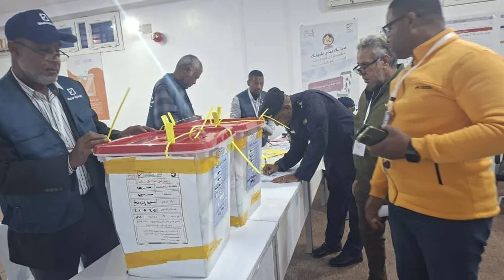 صناديق الاقتراع داخل مراكز الانتخابات البلدية المؤجلة (مفوضية الانتخابات)