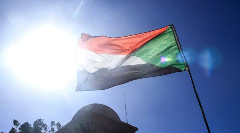 تعرض مستشفى عسكري في مدينة الدلنج السودانية لهجوم بطائرة مسيرة (أ.ف.ب)