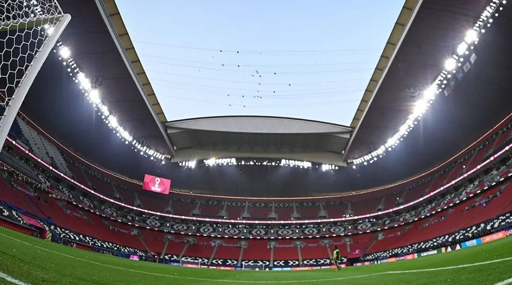 استاد البيت يتمتع بميزة إغلاق سقفه في ثواني (الشرق الأوسط)