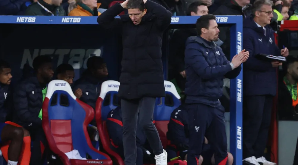 أوليفر غلاسنر المدير الفني لفريق كريستال بالاس (رويترز)