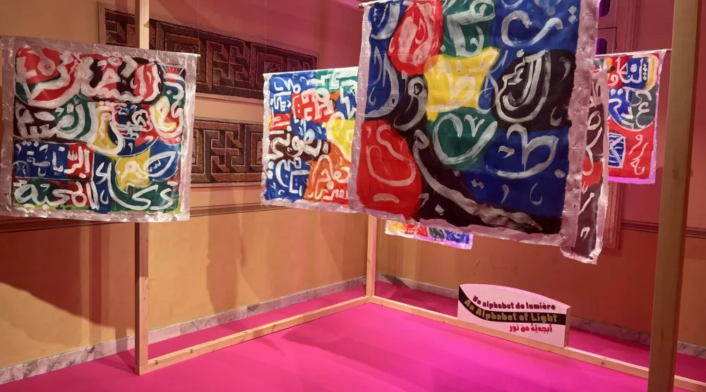 من أعمال تلامذة المدارس ضمن مبادرة «مسارات إبداعية» (الشرق الأوسط)