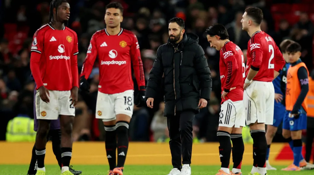 أموريم يأسف لفقد لاعبي يونايتد التركيز خلال التعادل مع بورنموث (رويترز)