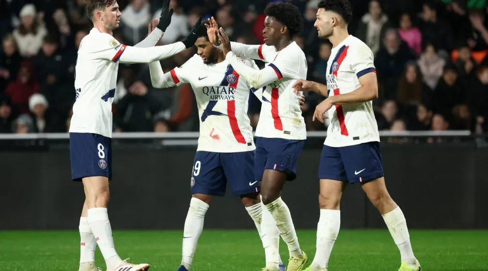 يأمل باريس سان جيرمان أن يهدي فرنسا لقبها الأول في كأس القارات (رويترز)