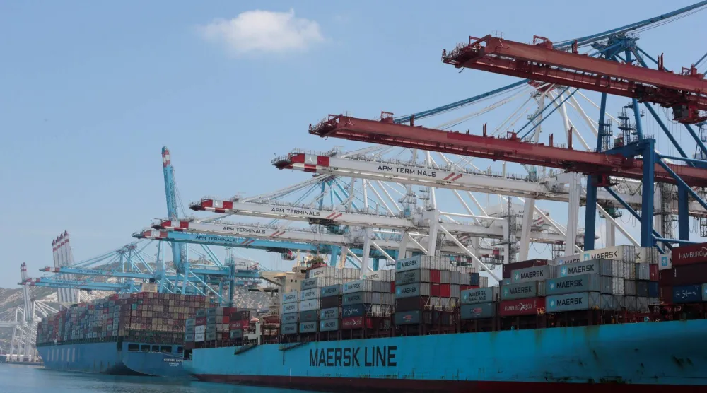 مشهد عام لميناء الحاويات في القصر الصغير في طنجة بالمغرب (رويترز)