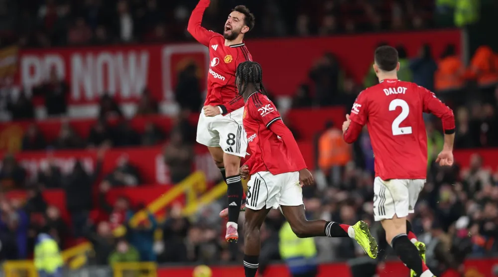 مواجهة مانشستر يونايتد وبورنموث على ملعب «أولد ترافورد» كانت واحدة من أكثر مباريات الدوري الإنجليزي الممتاز إثارة هذا الموسم (إ.ب.أ)