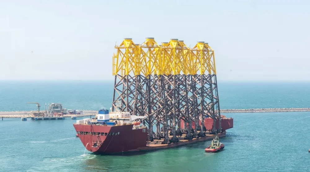 منشأة تديرها شركة لامبريل لخدمات النفط والغاز بدبي (رويترز)