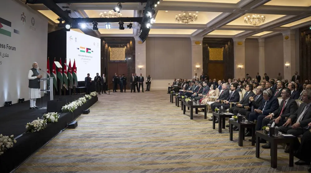 مودي يتحدث أمام منتدى الأعمال الهندي-الأردني في العاصمة الأردنية عمان (إكس)