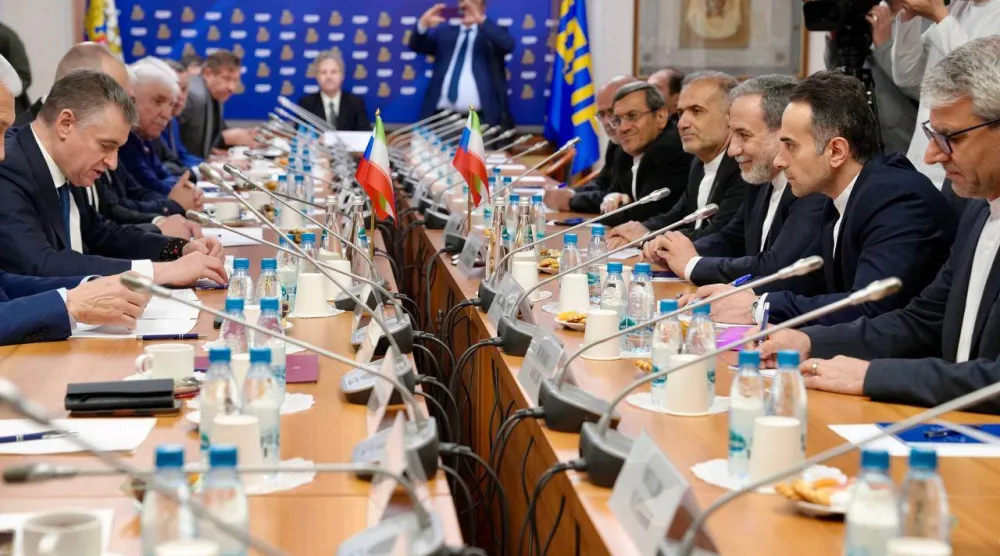 عراقجي يعقد اجتماعاً مع المشرعين الروس في مقر مجلس الدوما (الخارجية الإيرانية)