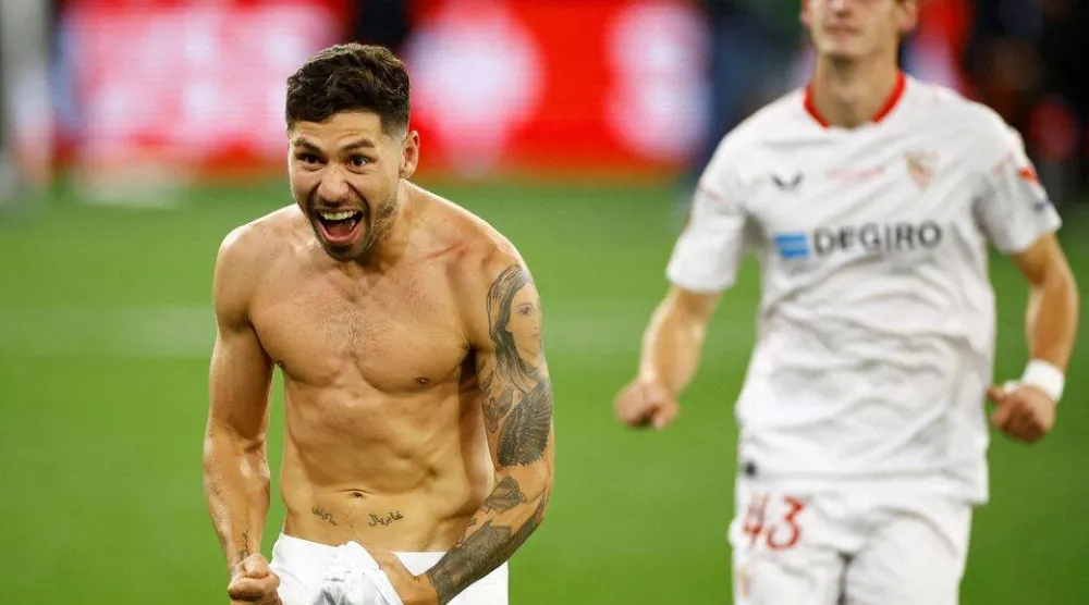 سانتياغو مونتيل فاز بجائزة بوشكاش لأفضل هدف (رويترز)