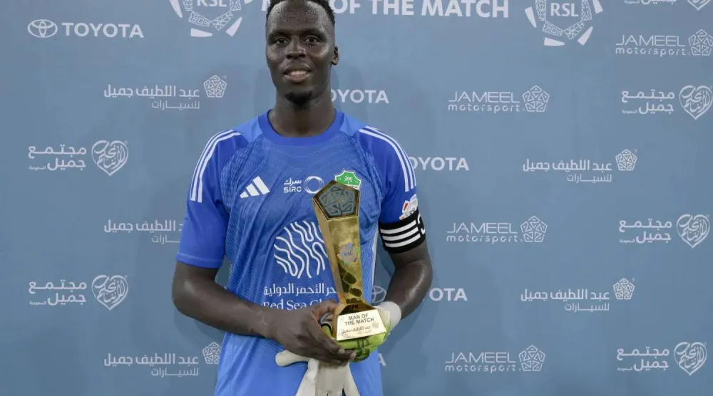 السنغالي إدوارد ميندي باقٍ مع الأهلي حتى 2028 (الدوري السعودي)