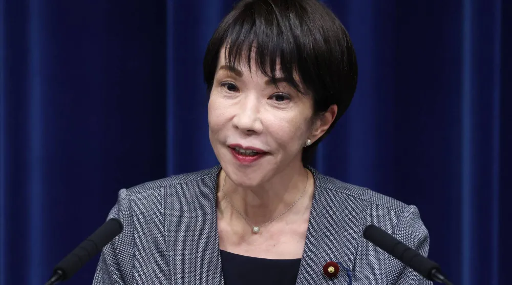 رئيسة الوزراء اليابانية ساناي تاكايتشي خلال مؤتمر صحافي (أ.ف.ب)