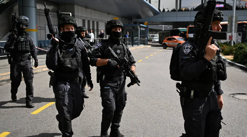 أفراد من الشرطة الإسرائيلية (رويترز)