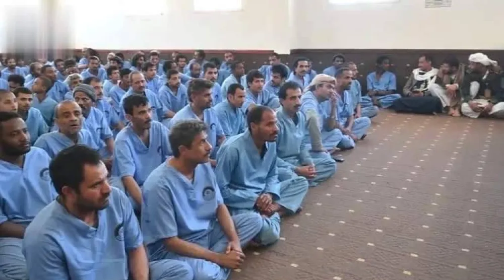 سجناء أفرج عنهم الحوثيون في عمران مقابل الالتحاق بصفوفهم (إعلام حوثي)
