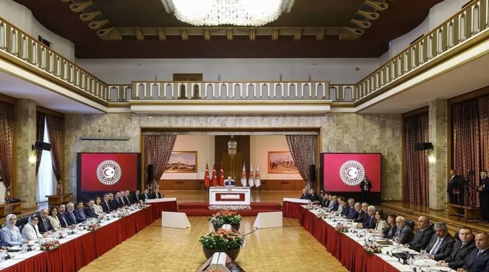 لجنة «التضامن الوطني والأخوة والديمقراطية» بالبرلمان التركي تستعد لمناقشة الاقتراحات الخاصة بعملية السلام (حساب البرلمان في إكس)